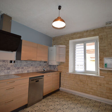 Appartement 4 pièces 750 €