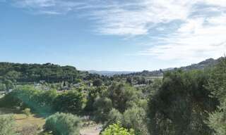 Terrain 2084 m² à construire Châteauneuf-Grasse (06740)