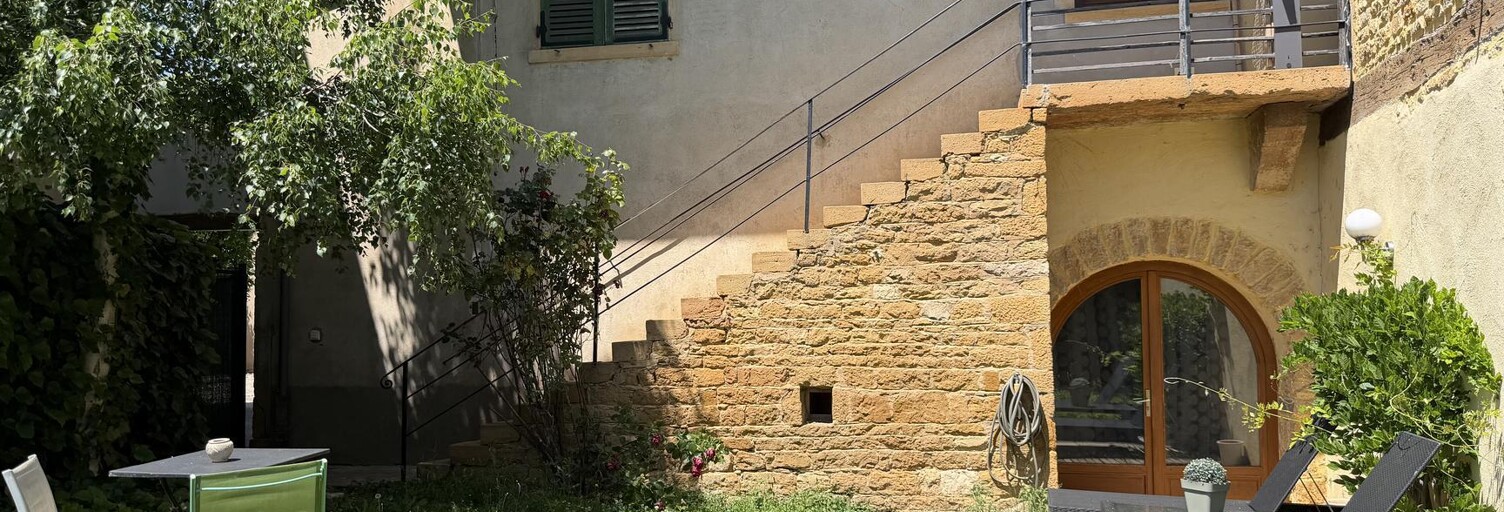 Maison 8 Pièces 190 m² à vendre à Porte des Pierres Dorées (69400)
