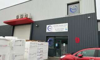 Commerce  226 m² à louer à Saint-Quentin-Fallavier (38070)