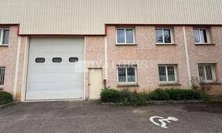 Commerce  240 m² à louer à Chassieu (69680)