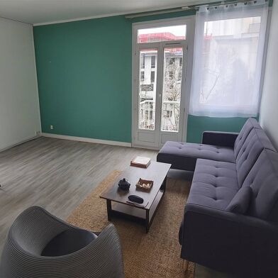 Appartement 5 pièces 400 €