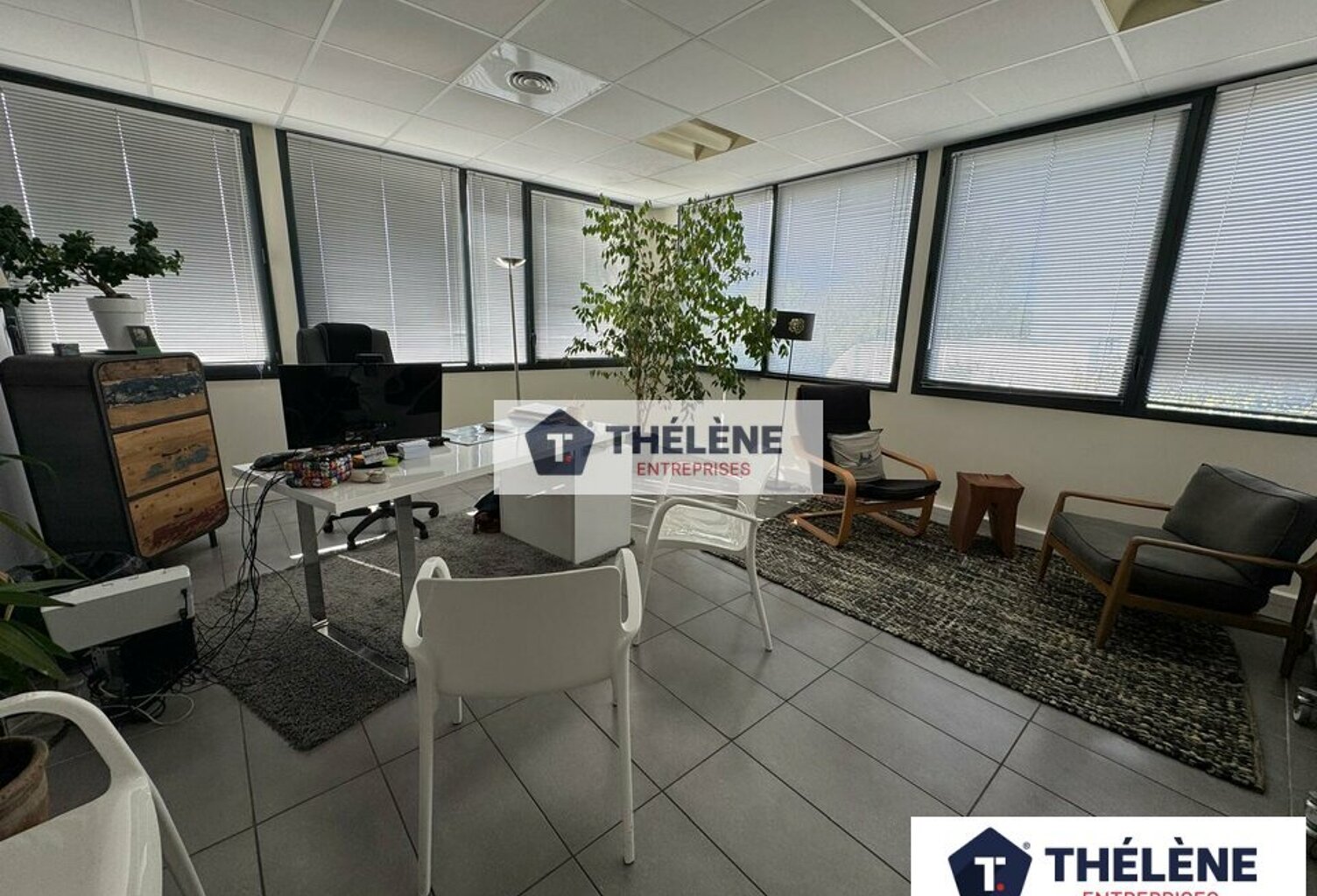 BUREAUX à VENDRE — photo 1