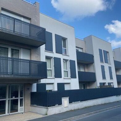 Appartement 3 pièces 1221 €