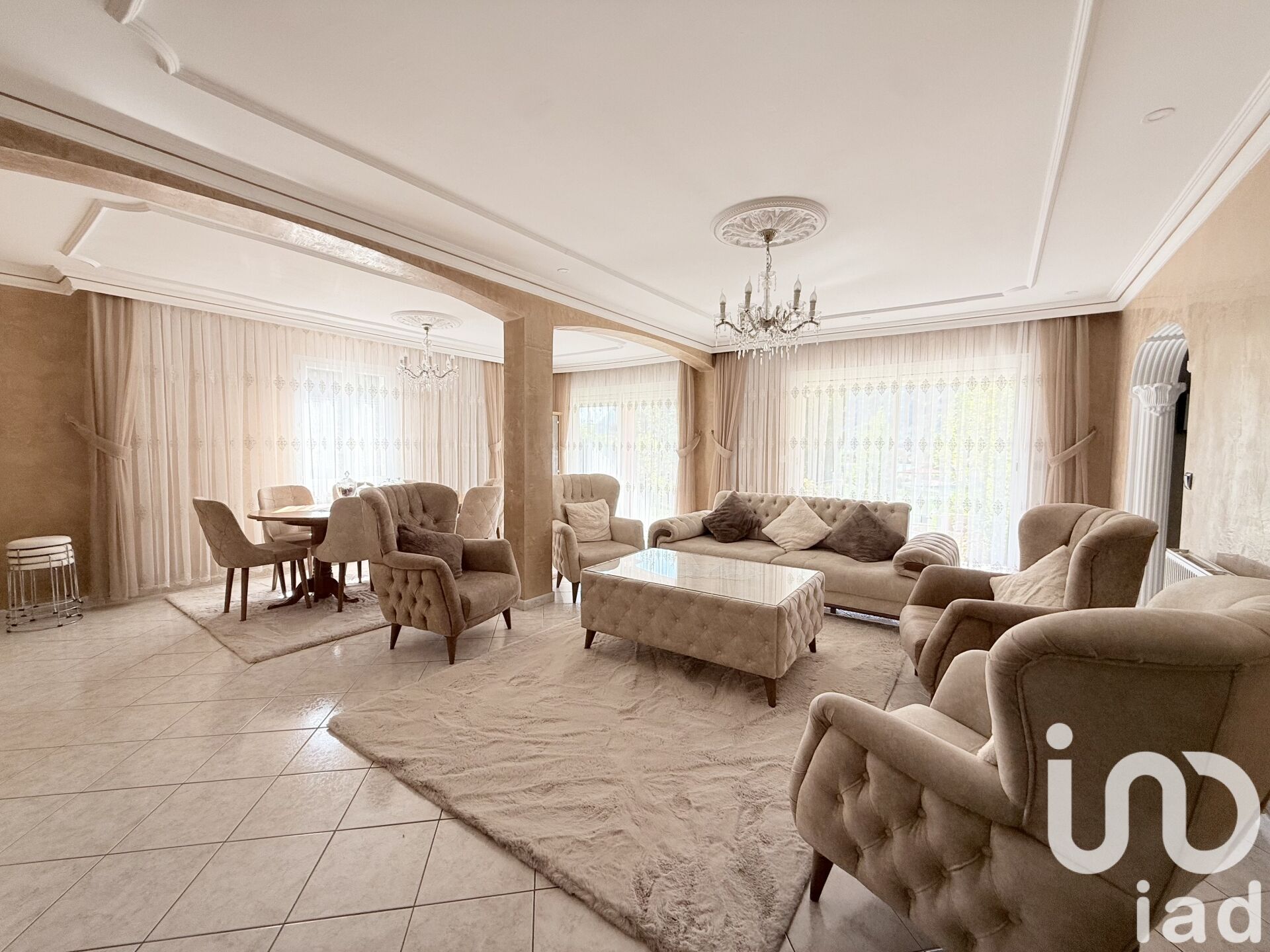 Digne-Les-Bains - 153m² - 5p. - 4ch.