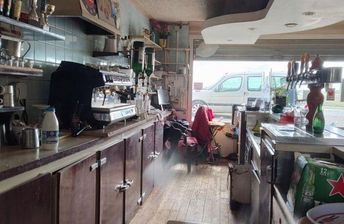 Vente Local d'activités 400 m&sup2; — photo 2