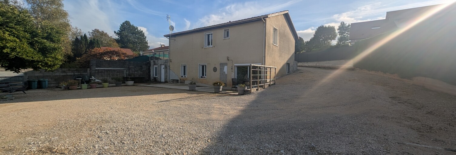 Maison 7 Pièces 167 m² à vendre à Dortan (01590)