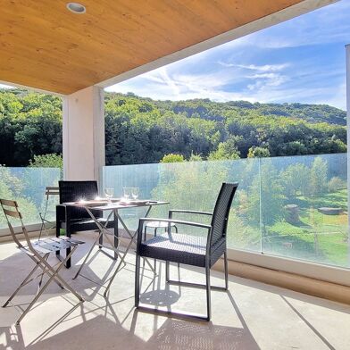 Appartement 4 pièces 275000 €