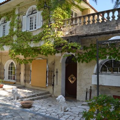 Maison 10 pièces 681000 €