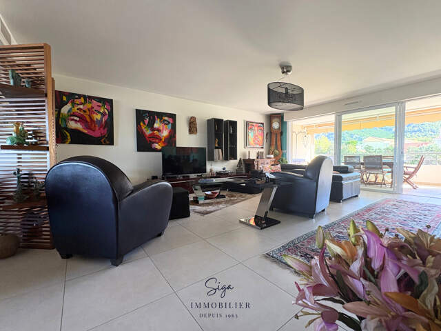 T4 Duplex - 150m2- 13008 - Vue Mer et Colline. — photo du bien