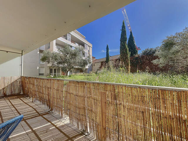 AVIGNON PROCHE REMPARTS - T2 ET EMPLACEMENT PARKING RESIDENCE RECENTE — photo du bien
