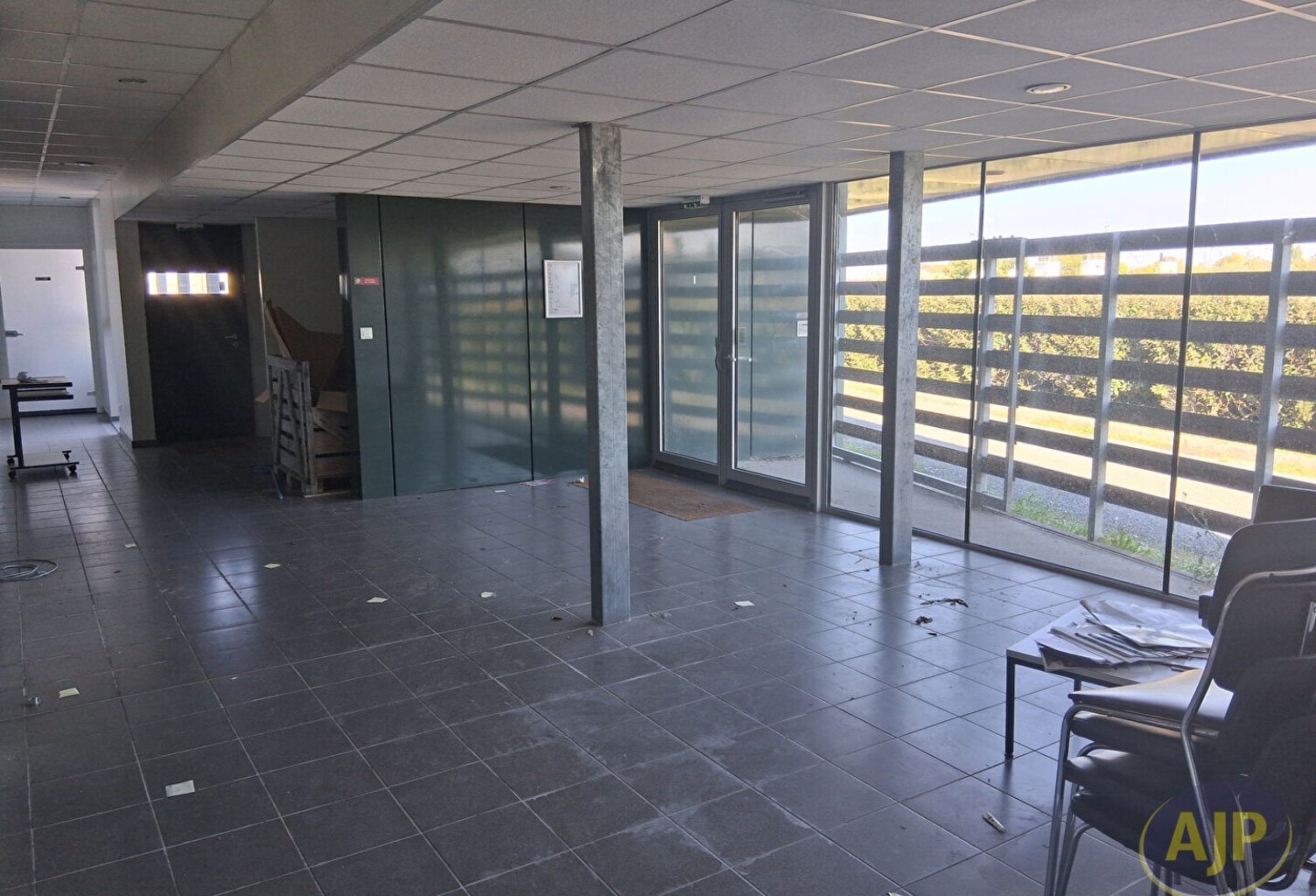 Bâtiment d'activité 620 m2 à Pauillac — photo 1