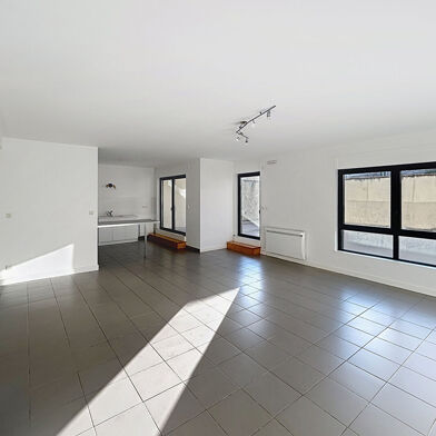 Appartement 3 pièces 906 €