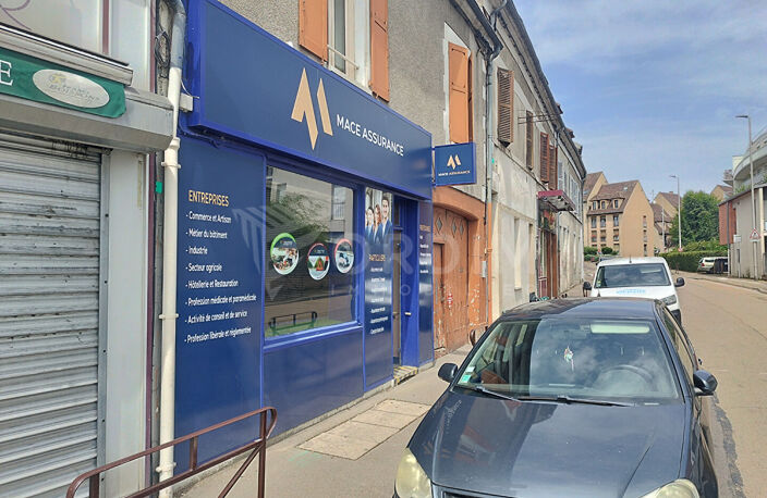 AUXERRE - 46 RUE BOURNEIL - LOCAL COMMERCIAL DE 45M² — photo 2