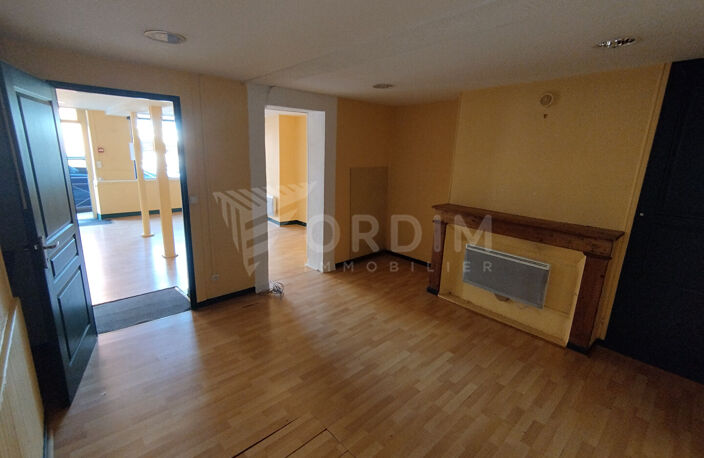 AUXERRE - 46 RUE BOURNEIL - LOCAL COMMERCIAL DE 45M² — photo 3