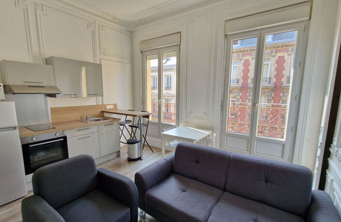 F3 AVEC MISE A DISPOSITION DE MEUBLE - ROUEN RUE JEAN LECANUET — photo 2