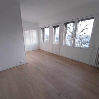 Appartement 3 pièces 895 €