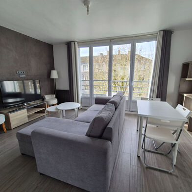 Appartement 3 pièces 730 €