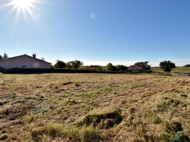 EXCLUSIVITÉ - Terrain à bâtir – 1 140 m² — photo du bien