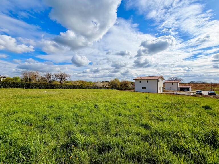 EXCLUSIVITÉ - Terrain à bâtir – 1 100 m² — photo 1