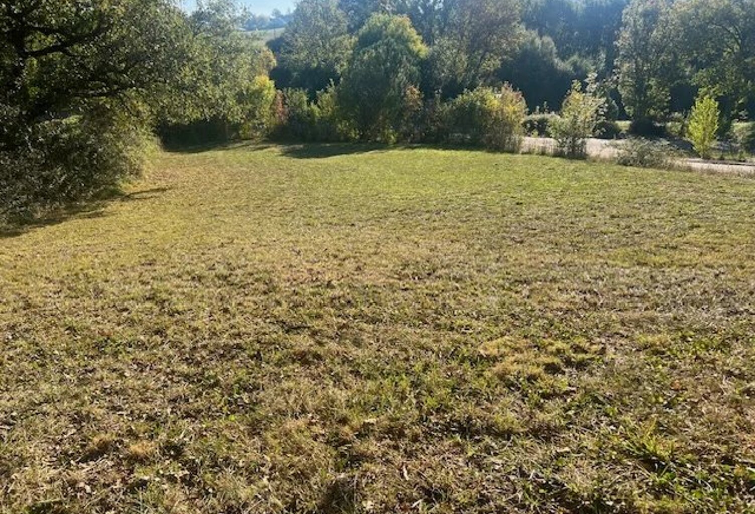 TERRAIN DE 1078 M2 AUCH — photo 1