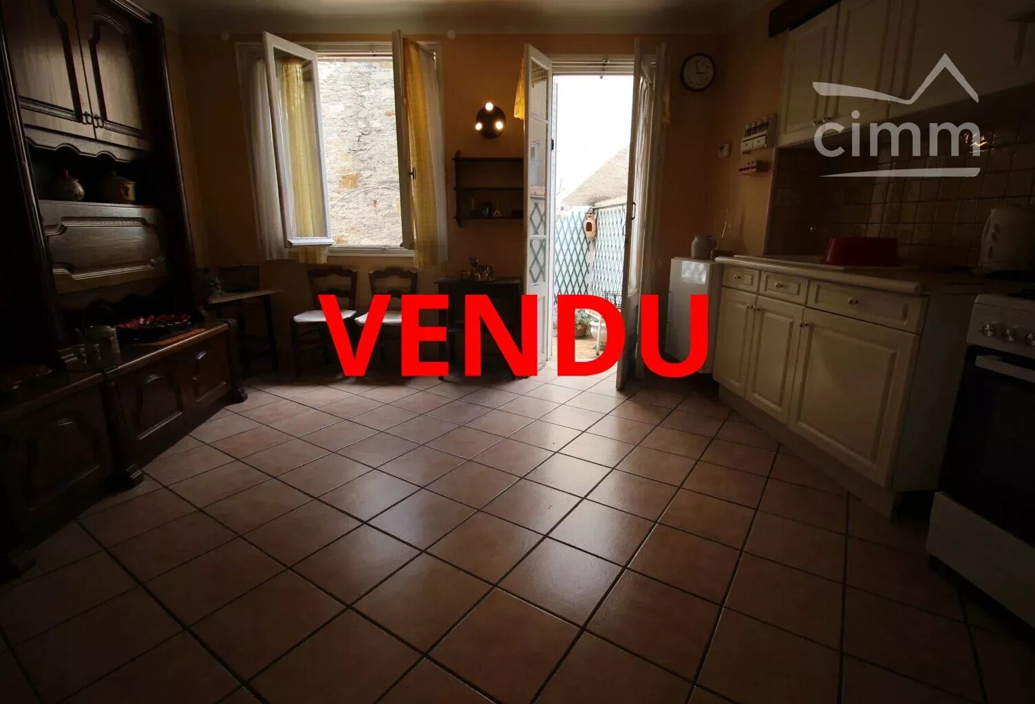 A vendre maison de village avec  une cour et une terrasse — photo 1