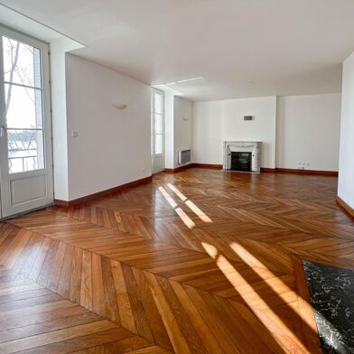 Appartement 4 pièces 1235 €