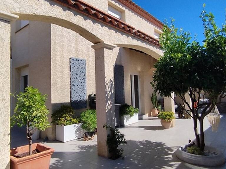 LUNEL NORD, Villa individuelle R+1, 132 M2 SH 3 chambres, séjour, cuisine, garage sur 339M2 terrain — photo 1