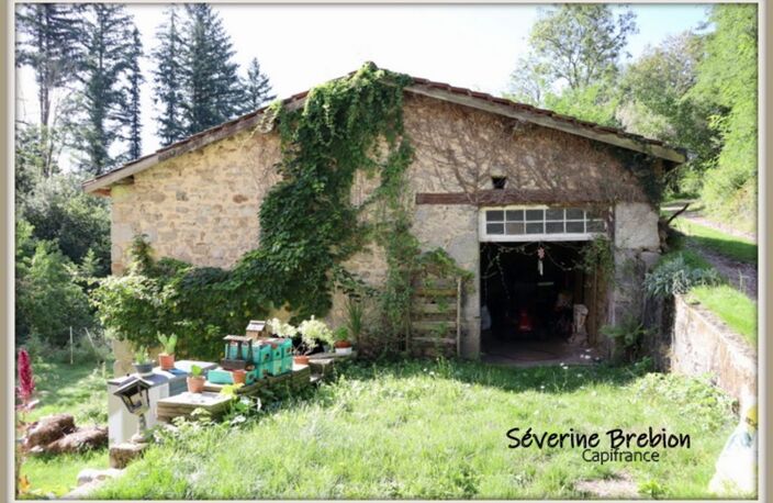 🏡 Maison rénovée en pierre de 166 m², 4 chambres, vaste séjour, dépendance, assainissement OK, avec ancien moulin et terrain de 1,8 hectare à Saint-Rémy-sur-Durolle — photo 2