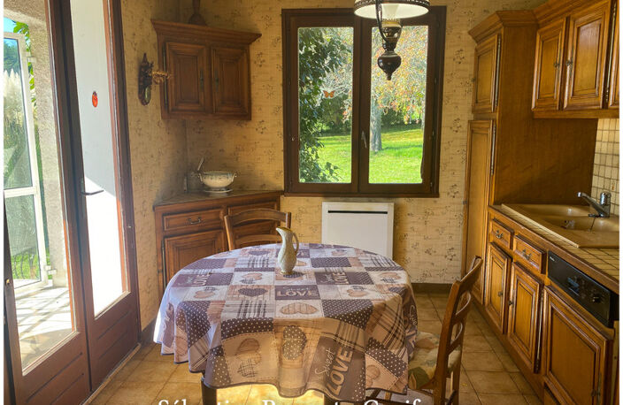Maison à vendre 4 pièces NONTRON (24), Semi plain-pied, beau terrain clos 1845m2, sous-sol complet, secteur résidentiel — photo 4