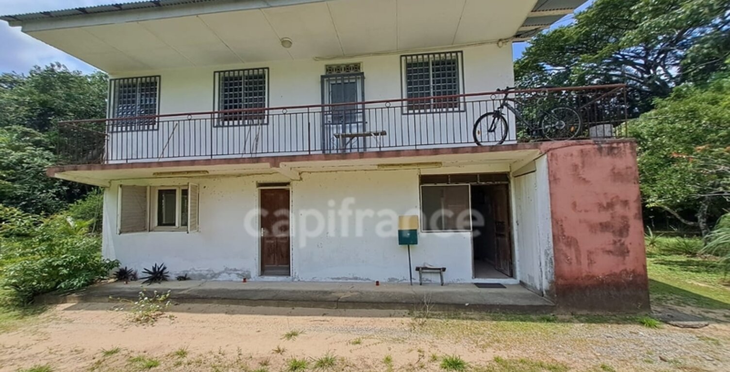 Dpt Guyane (973), à vendre  maison P8 de 300 m² — photo 1