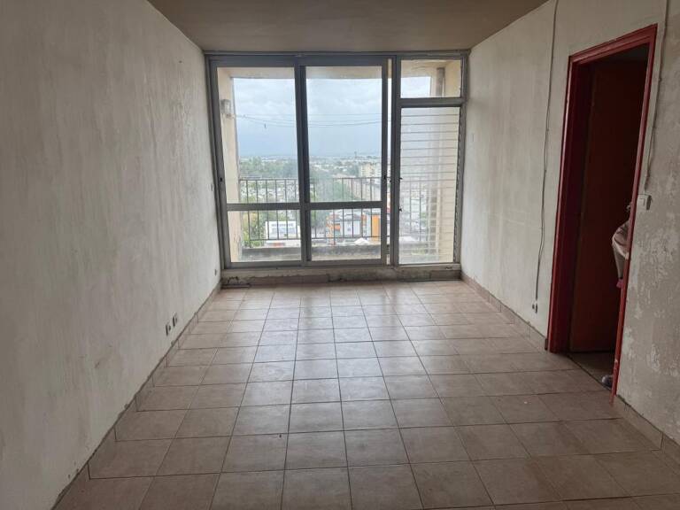 Appartement À Vendre - à rénover — photo 1