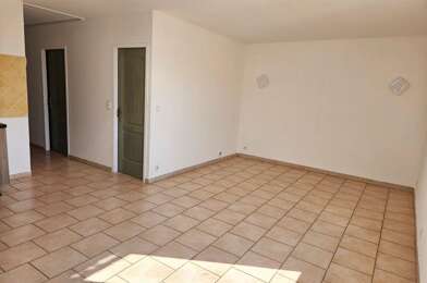 Appartement 3 pièces 730 €