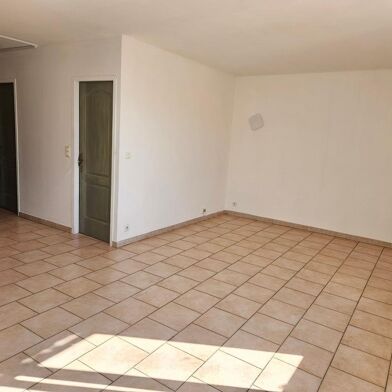 Appartement 3 pièces 830 €