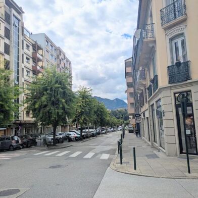 Local industriel  1617 €