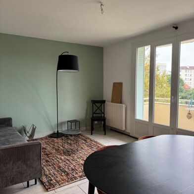 Appartement 3 pièces 1090 €