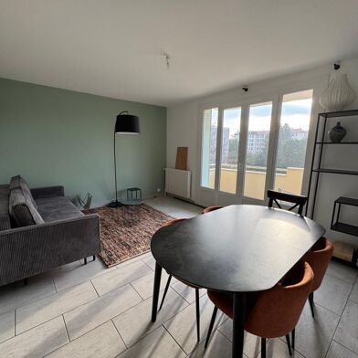 Appartement 3 pièces 1090 €