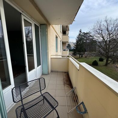 Appartement 3 pièces 1060 €