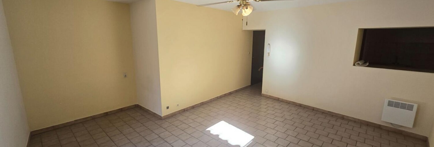 Immeuble  70 m² à vendre à Lapalud (84840)