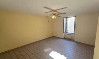 Immeuble  70 m² à vendre à Lapalud (84840)