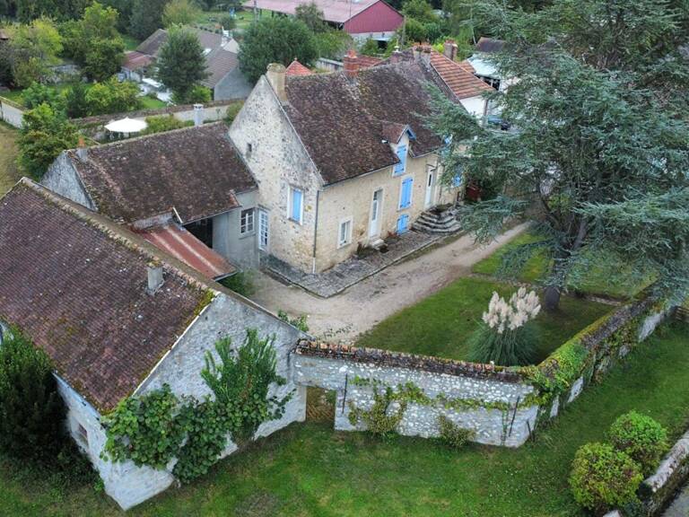 Maison en pierre de caractère à Flagy :  Authentique et pleine de potentiel — photo 1