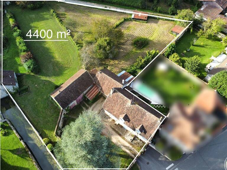 Maison en pierre de caractère à Flagy :  Authentique et pleine de potentiel — photo 1