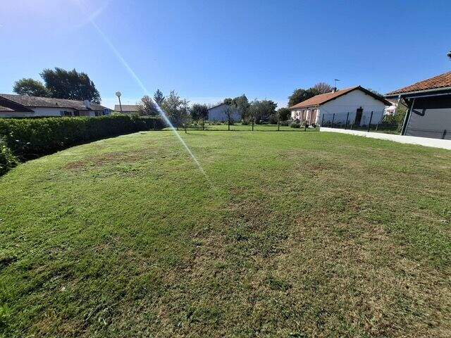 Terrain À Vendre — photo du bien