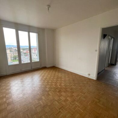 Appartement 3 pièces 670 €