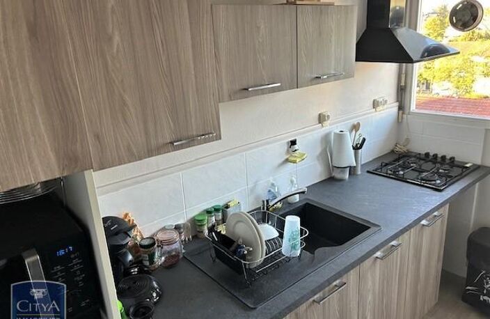 Location appartement 3 pièces 60 m² à Cholet (49300) — photo 3