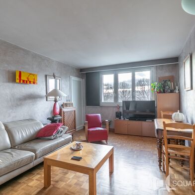 Appartement 4 pièces 903 €