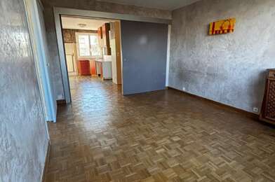 Appartement 4 pièces 903 €