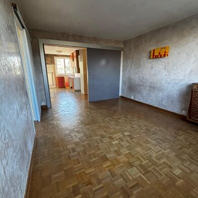 Appartement 4 pièces 903 €