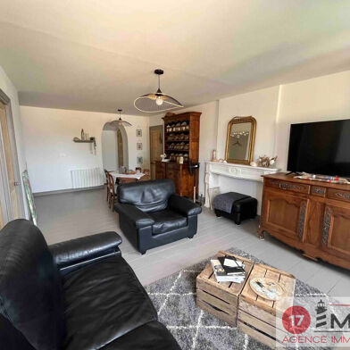 Appartement 3 pièces 900 €