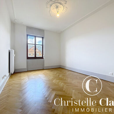 Appartement 4 pièces 1075 €